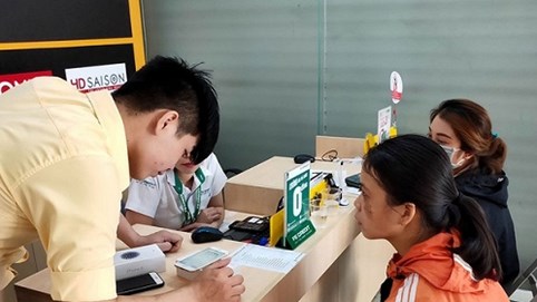 Lãi vay tiêu dùng cao chót vót