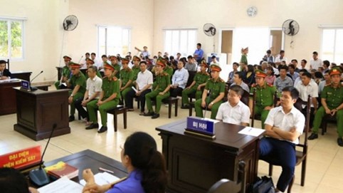 Nhiều “góc khuất vô lý” trong vụ bắt Bí thư Bến Cát