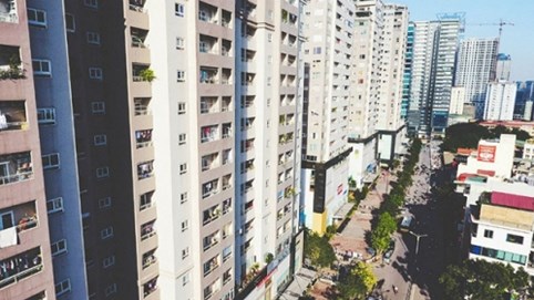 Thị trường BĐS TP HCM: Nghịch lý giao dịch giảm mạnh nhưng giá vẫn “neo” mức cao