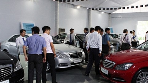 Hậu giảm phí trước bạ: Khách ùn ùn đi mua ô tô, doanh số cửa hàng tăng 300%