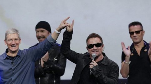 Apple chi 100 triệu USD tặng quà cho 500 triệu iFan, tưởng vực dậy doanh số nhưng kết cục bi thương, chuyện gì vậy?