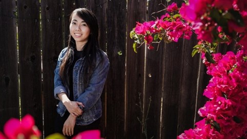 Nữ sáng lập startup gốc Việt tạo ra chiếc áo khoác chống đạn đầu tiên trên thế giới, trông như áo hoodie nhưng lợi hại ngang áo chuyên dụng của cảnh sát Mỹ!