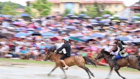 Thêm một giải đua ngựa độc đáo trên miền cao Tây Bắc