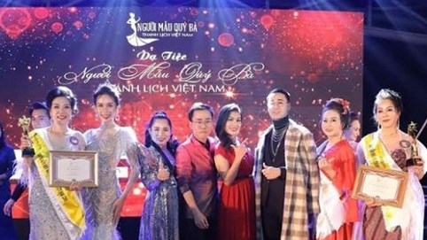 Người mẫu quý bà nhân ái Phạm Hậu:  “Mong muốn đổi đời để giúp người”