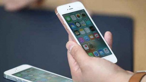 Apple 'xả' iPhone SE tồn kho giá 249 USD