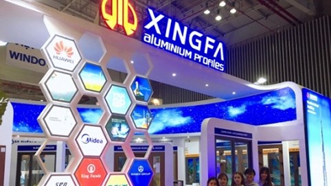 Aseanwindow và Xingfa hút khách tham quan tại Vietbuild