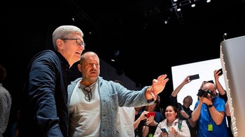 Jony Ive rời Apple vì mâu thuẫn chiến lược với CEO Tim Cook?
