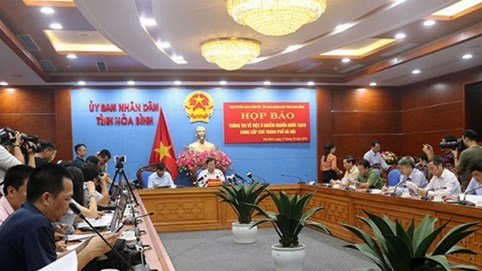 Hòa Bình họp báo vụ ô nhiễm nước sạch sông Đà