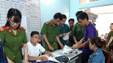 Bạc Liêu: Triệt phá sòng bạc, tạm giữ 11 đối tượng