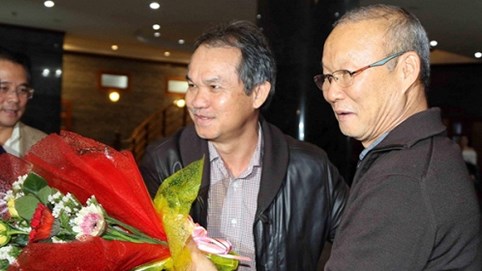 Bầu Đức nói gì về bản hợp đồng mới của HLV Park Hang Seo?