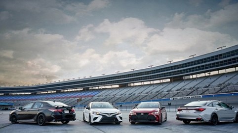 Toyota Camry và Avalon hầm hố hơn với gói phụ kiện TRD