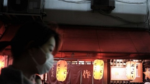 Nhật ban bố tình trạng khẩn cấp, hàng nghìn cơ sở kinh doanh lập tức “đóng băng”