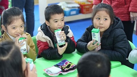 Biết bao sự chung tay để có ly sữa học đường an toàn, hiệu quả cho trẻ em Thủ đô