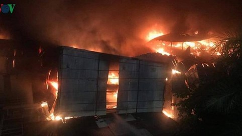 Binh chủng Hóa học đã sẵn sàng tẩy độc quanh kho cháy Rạng Đông