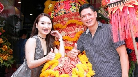 Bình Minh tới chúc mừng Cao Mỹ Kim lên chức 