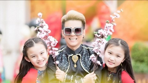 Bộ ảnh vui nhộn đầu năm mới của ca sĩ Vũ Hà cùng 2 cháu gái