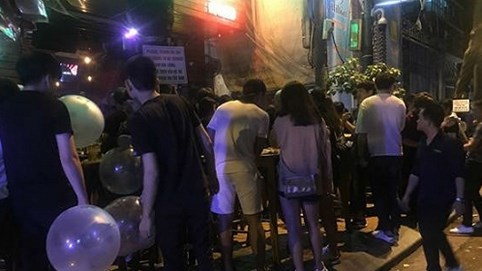 Bóng cười, xã hội mếu!