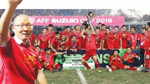 Bóng đá Việt Nam căng tràn thăng hoa