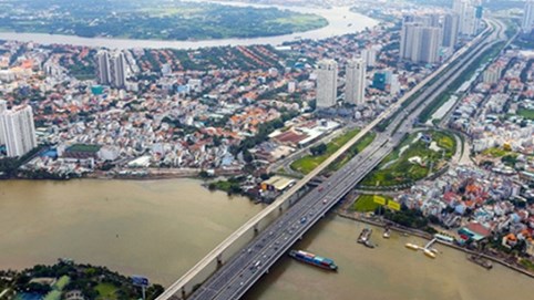 Bùng nổ trung tâm mua sắm ở rìa Sài Gòn