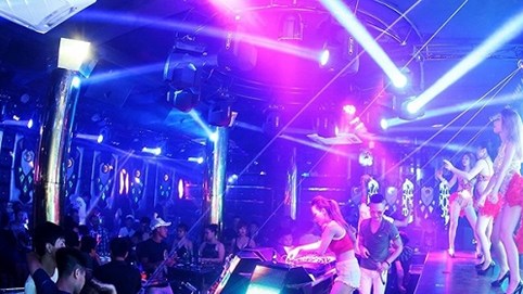 Chính sách có hiệu lực từ tháng 9: Nhân viên karaoke phải đeo biển tên, 9 loại bệnh truyền nhiễm phải cách ly
