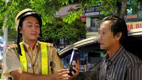 CSGT chỉ sợ hình thu bị méo, tiếng thu bị ồn