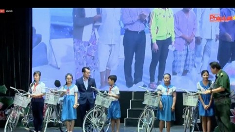 Báo Pháp luật Việt Nam tổ chức chương trình giao lưu nghệ thuật 