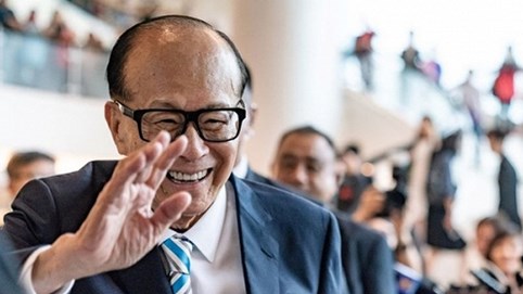 Tỷ phú giàu nhất Hong Kong quyên góp 14 triệu đô học phí cho sinh viên