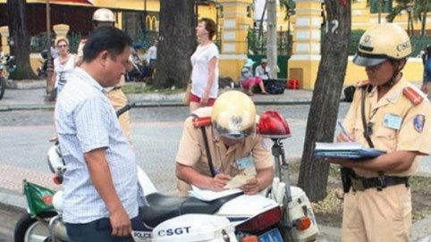 Nộp phạt vi phạm giao thông: mất 3 phút online, trả kết quả tận nhà