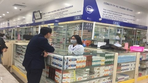 Đang xác minh hiện tượng 'rủ nhau không bán khẩu trang' ở chợ thuốc Hapulico