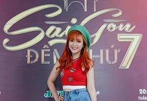 Dàn sao tụ tập trong Sài Gòn Đêm Thứ 7 ăn mừng Giáng sinh