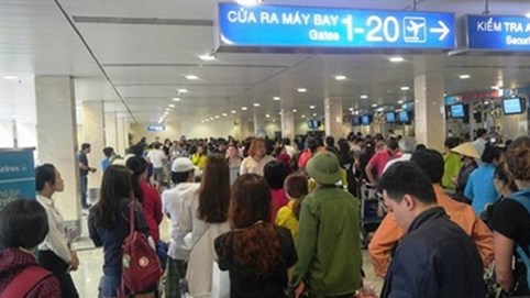 “Cuộc đua” vé máy bay dịp Tết
