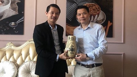 Cái “bắt tay” đầy hứa hẹn của Tech Coffee và doanh nhân Thụy Sĩ, thương hiệu Việt tiếp tục tiến bước vào trời Âu