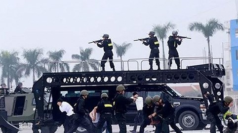 Cấm đường để Công an diễn tập chống gây rối, khủng bố tại Hà Nội