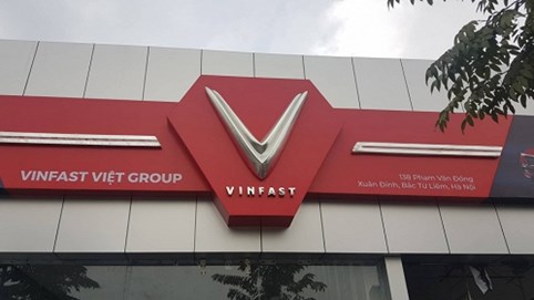 Cận cảnh đại lý xe VinFast đầu tiên tại Hà Nội