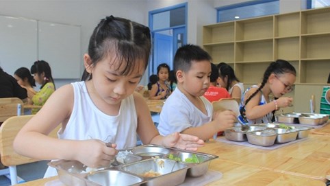 Cần chú trọng dinh dưỡng và an toàn thực phẩm cho trẻ em