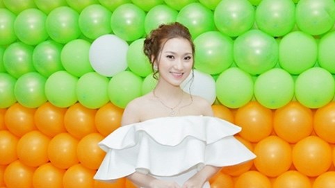 Cao Mỹ Kim xinh đẹp sau khi lên chức 