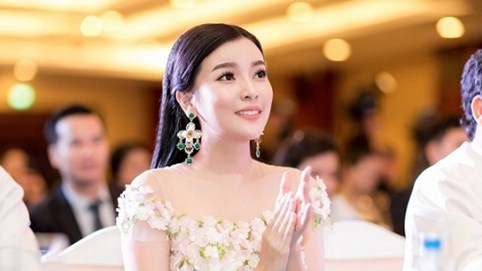 Cao Thái Hà động viên những cô gái nghèo thi hoa hậu để đổi đời
