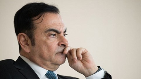 Carlos Ghosn từ chức Chủ tịch, CEO Renault