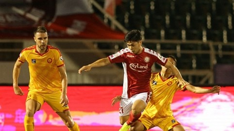 Cắt giảm lương cầu thủ: Không phải ai cũng đồng lòng