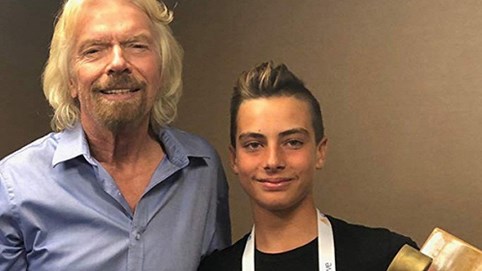 Cậu bé lớp 8 lập startup ván trượt, tham gia Shark Tank, được tỷ phú Richard Branson đầu tư và Nike mời hợp tác