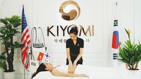 Câu chuyện giảm béo gây xúc động của MC Huyền Châu