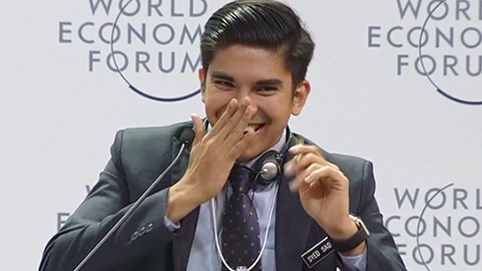 Câu hỏi của bạn trẻ Việt Nam cho Google khiến Bộ trưởng Malaysia 25 tuổi bật cười tán thưởng