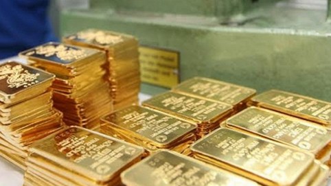 Giá vàng hôm nay 19/3: Vàng đảo chiều tăng vọt