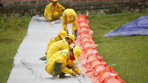 Viwasupco lắp màng lọc ngăn dầu lan vào nước thô