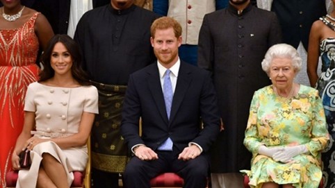 Vợ chồng Hoàng tử Harry chính thức bỏ tước hiệu Hoàng gia