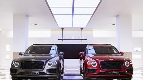 Bentley Bentayga tung ra cùng lúc 2 phiên bản đặc biệt nhưng nội thất mới là điểm đáng chú ý