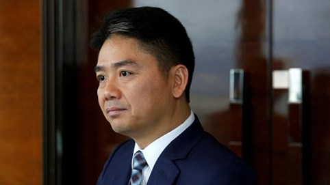 CEO JD.com tụt hạng trong danh sách người giàu nhất Trung Quốc sau khi bị bắt tại Mỹ vì cáo buộc hiếp dâm