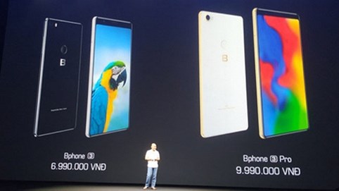 CEO Nguyễn Tử Quảng xúc động giới thiệu Bphone3: “Đây là chiếc smartphone android tràn đáy đầu tiên trên thế giới”