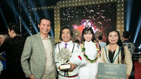 Cha con Ảo thuật gia Hoàng Khang - Thanh Tuyền đăng quang Quán quân Kỳ tài lộ diện 2017