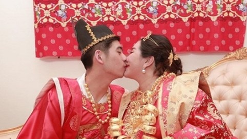 Chân dung con gái ông trùm sòng bạc nhận hơn 1,6 nghìn tỷ ở lễ đính hôn